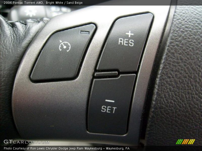 Bright White / Sand Beige 2006 Pontiac Torrent AWD