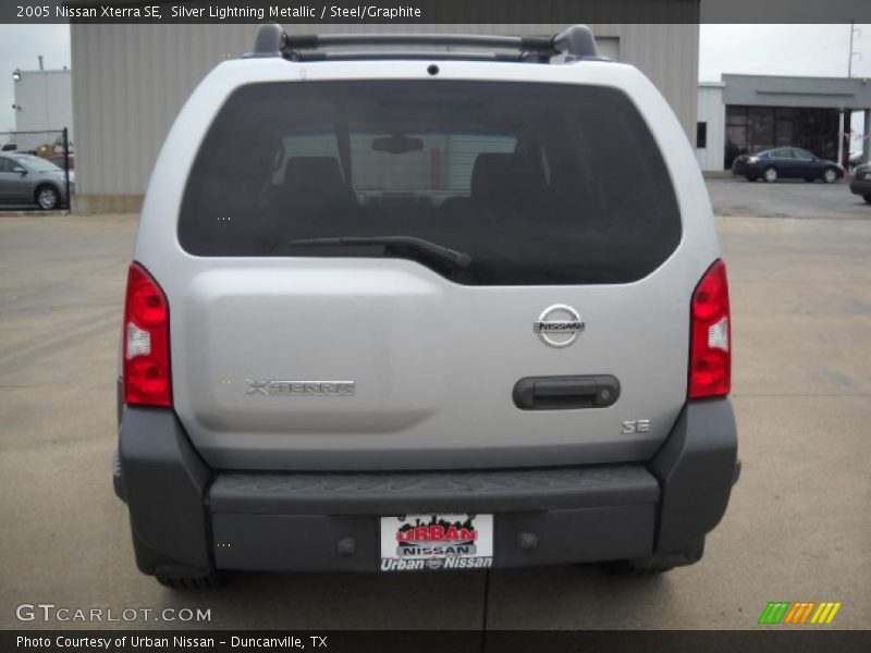 Silver Lightning Metallic / Steel/Graphite 2005 Nissan Xterra SE