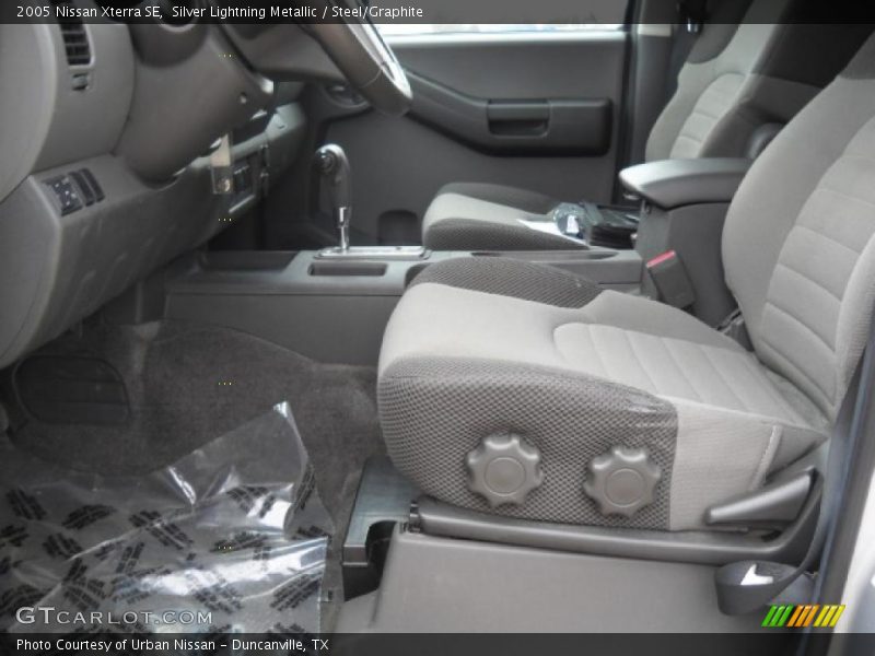 Silver Lightning Metallic / Steel/Graphite 2005 Nissan Xterra SE