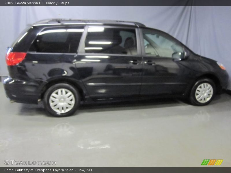 Black / Taupe 2009 Toyota Sienna LE