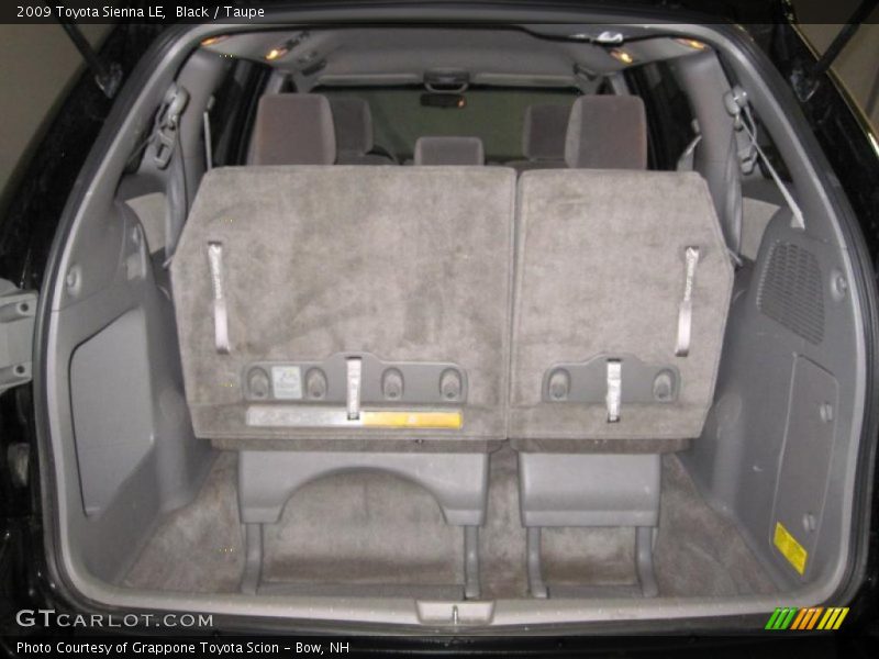 Black / Taupe 2009 Toyota Sienna LE