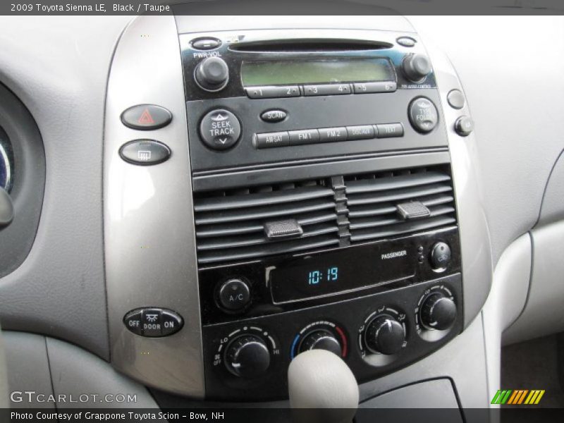 Black / Taupe 2009 Toyota Sienna LE