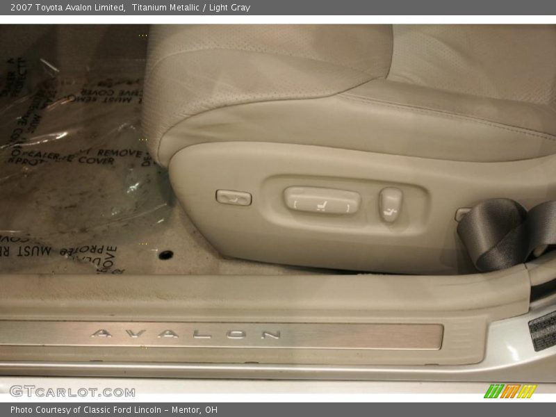 Titanium Metallic / Light Gray 2007 Toyota Avalon Limited