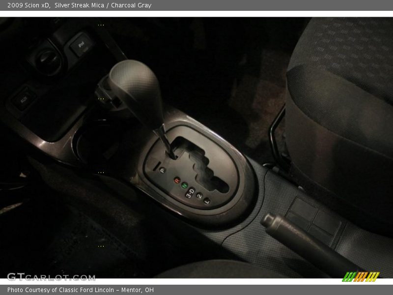 Silver Streak Mica / Charcoal Gray 2009 Scion xD