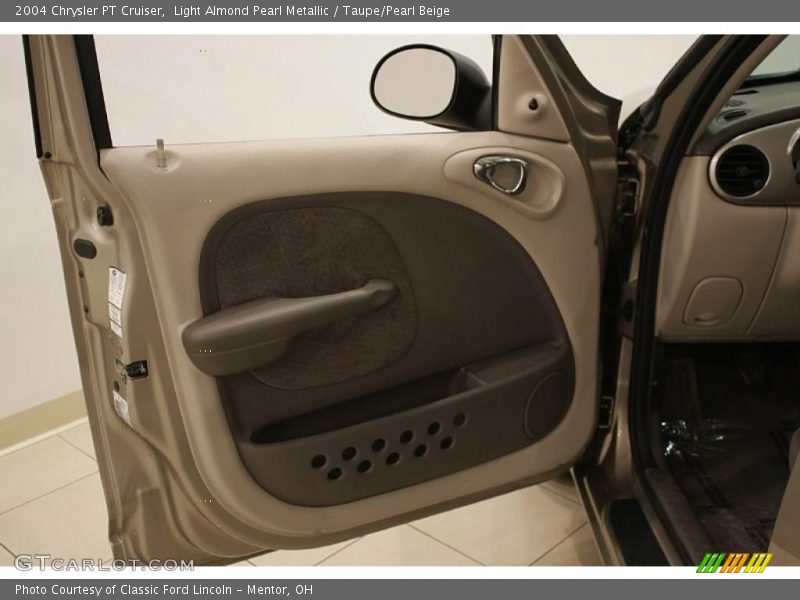 Light Almond Pearl Metallic / Taupe/Pearl Beige 2004 Chrysler PT Cruiser