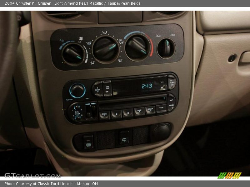 Light Almond Pearl Metallic / Taupe/Pearl Beige 2004 Chrysler PT Cruiser