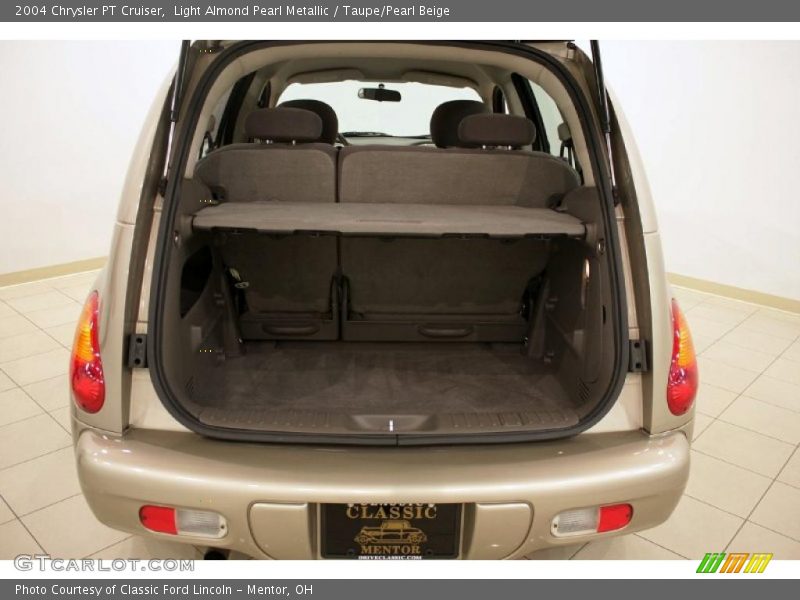 Light Almond Pearl Metallic / Taupe/Pearl Beige 2004 Chrysler PT Cruiser