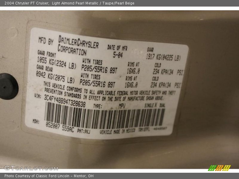 Light Almond Pearl Metallic / Taupe/Pearl Beige 2004 Chrysler PT Cruiser