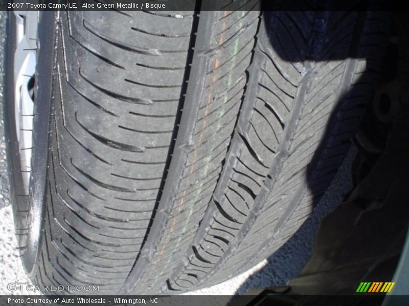 Aloe Green Metallic / Bisque 2007 Toyota Camry LE