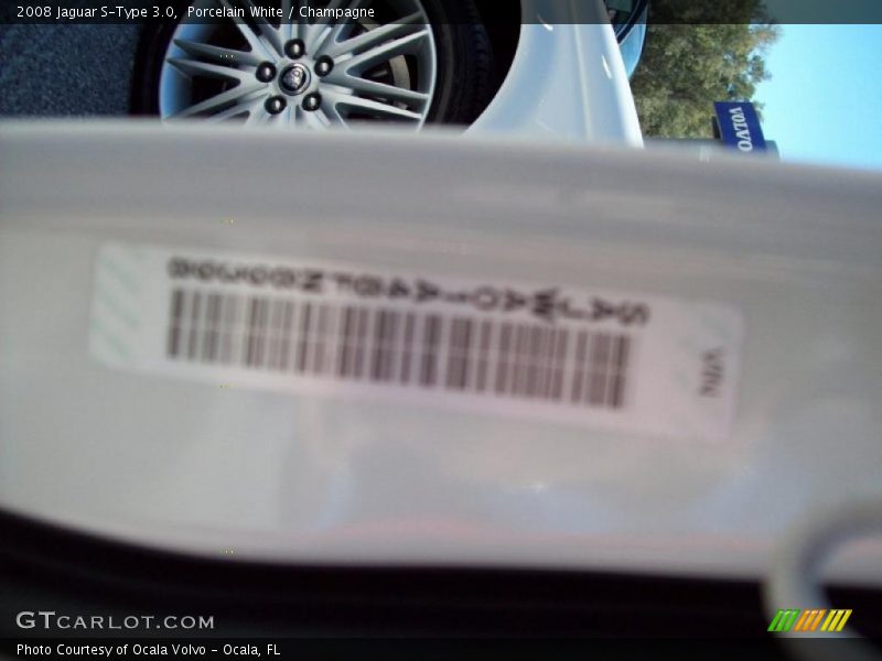 Porcelain White / Champagne 2008 Jaguar S-Type 3.0