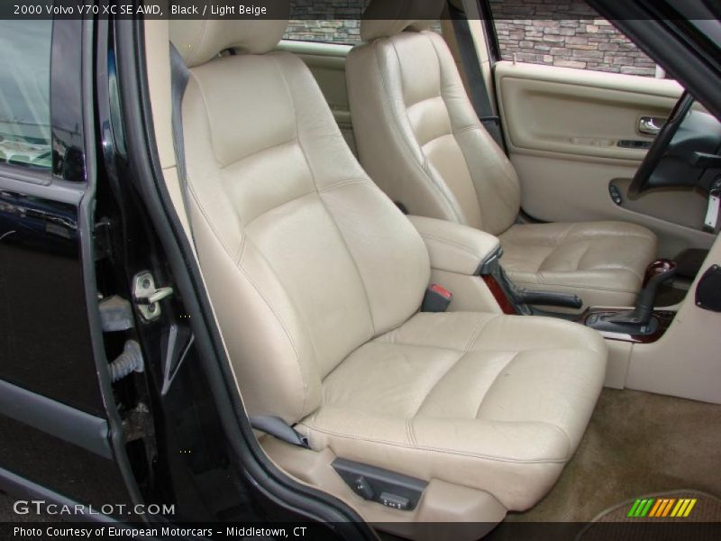 Black / Light Beige 2000 Volvo V70 XC SE AWD