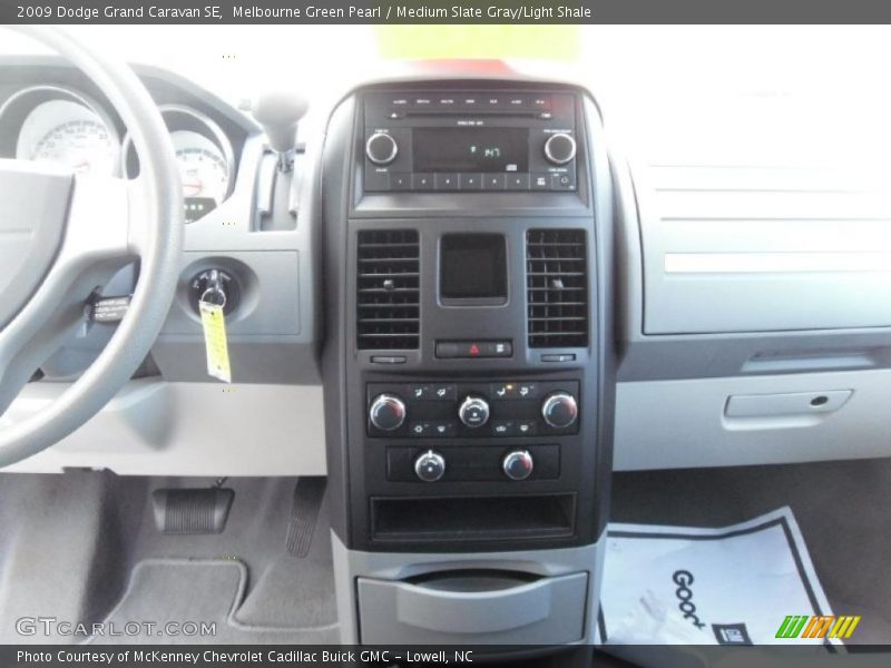 Melbourne Green Pearl / Medium Slate Gray/Light Shale 2009 Dodge Grand Caravan SE