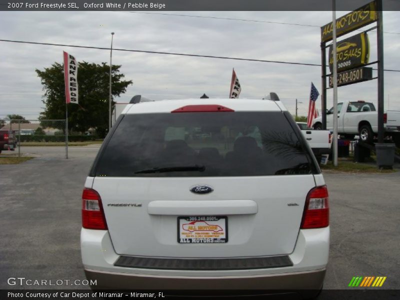 Oxford White / Pebble Beige 2007 Ford Freestyle SEL