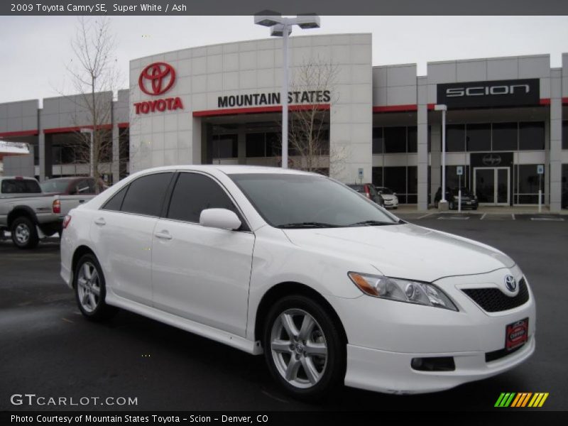 Super White / Ash 2009 Toyota Camry SE