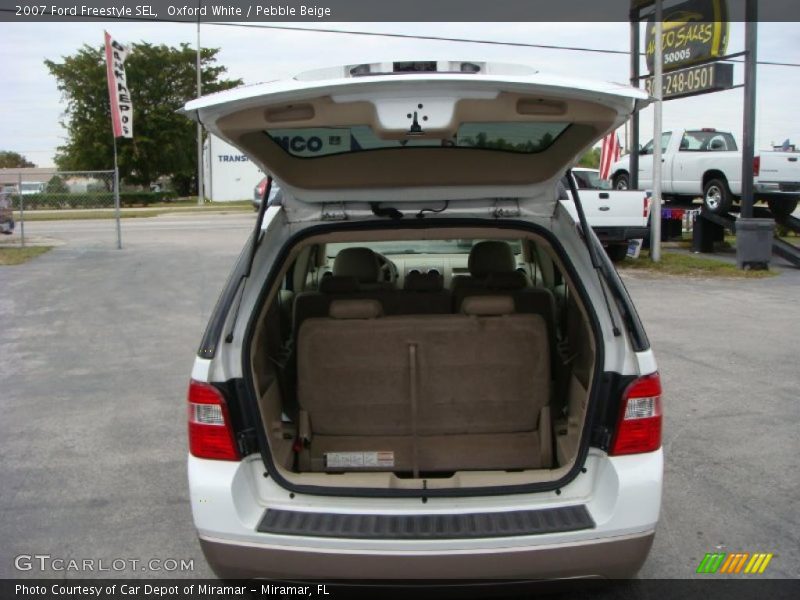 Oxford White / Pebble Beige 2007 Ford Freestyle SEL