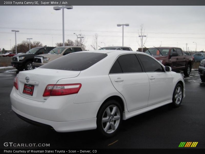 Super White / Ash 2009 Toyota Camry SE