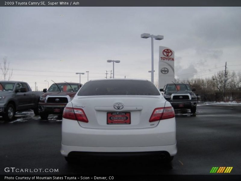 Super White / Ash 2009 Toyota Camry SE