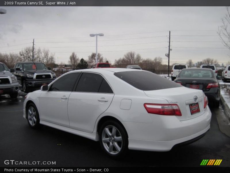 Super White / Ash 2009 Toyota Camry SE