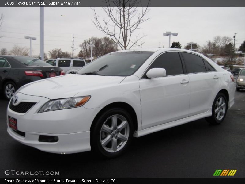 Super White / Ash 2009 Toyota Camry SE