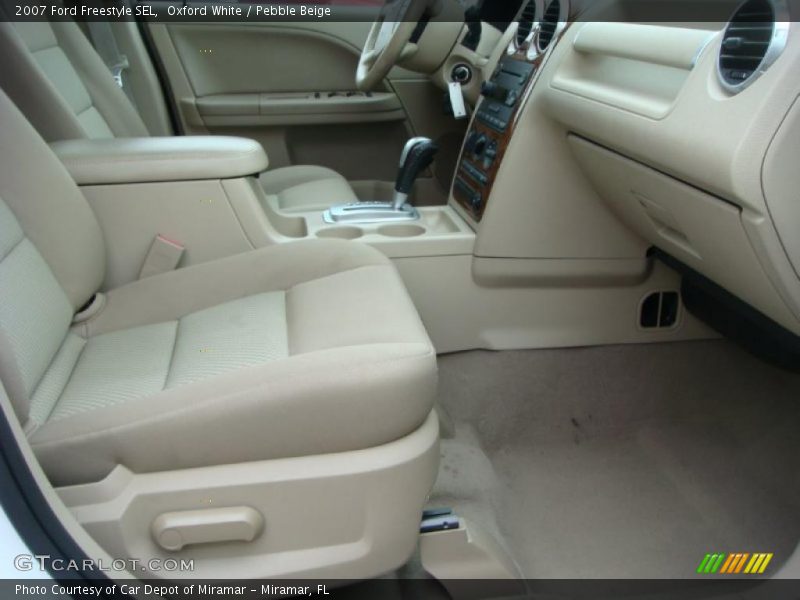 Oxford White / Pebble Beige 2007 Ford Freestyle SEL