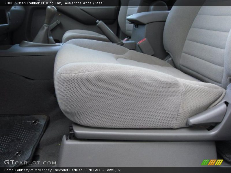 Avalanche White / Steel 2008 Nissan Frontier XE King Cab