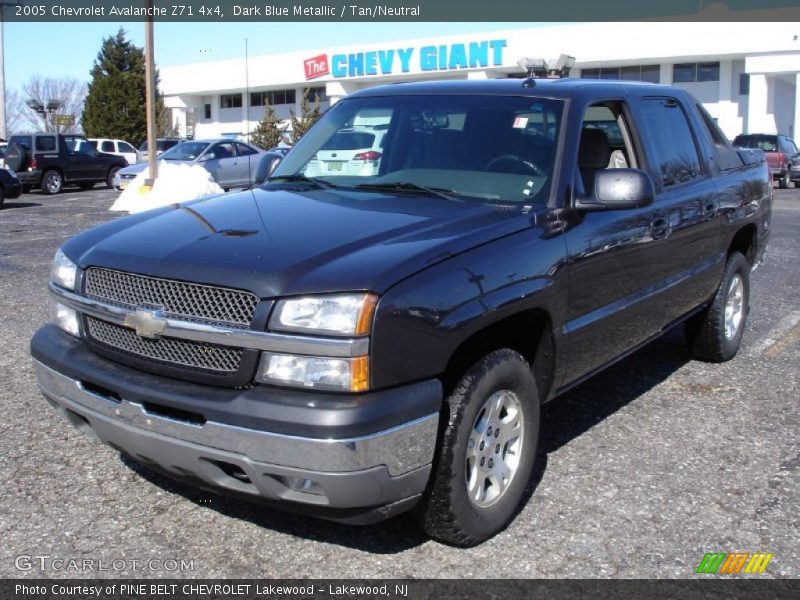 Dark Blue Metallic / Tan/Neutral 2005 Chevrolet Avalanche Z71 4x4