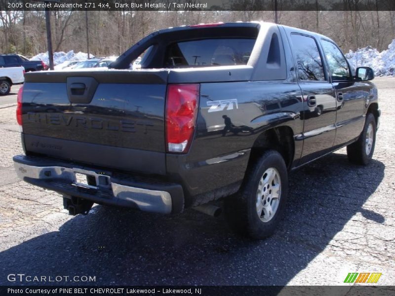 Dark Blue Metallic / Tan/Neutral 2005 Chevrolet Avalanche Z71 4x4