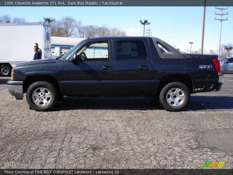Dark Blue Metallic / Tan/Neutral 2005 Chevrolet Avalanche Z71 4x4
