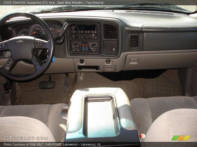 Dark Blue Metallic / Tan/Neutral 2005 Chevrolet Avalanche Z71 4x4