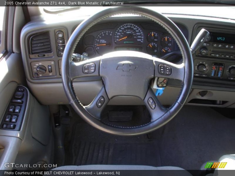 Dark Blue Metallic / Tan/Neutral 2005 Chevrolet Avalanche Z71 4x4