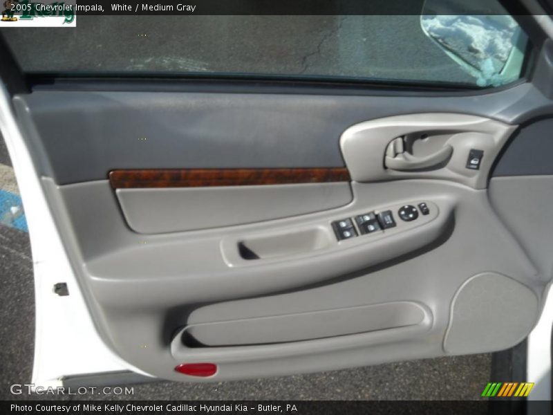 White / Medium Gray 2005 Chevrolet Impala