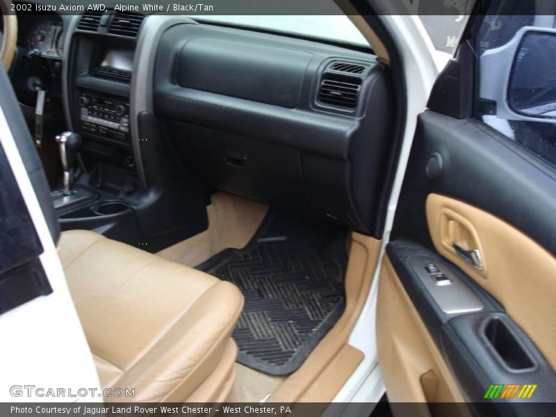 Alpine White / Black/Tan 2002 Isuzu Axiom AWD