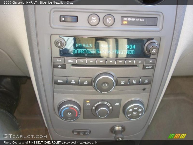 Silver Ice Metallic / Gray 2009 Chevrolet HHR LT