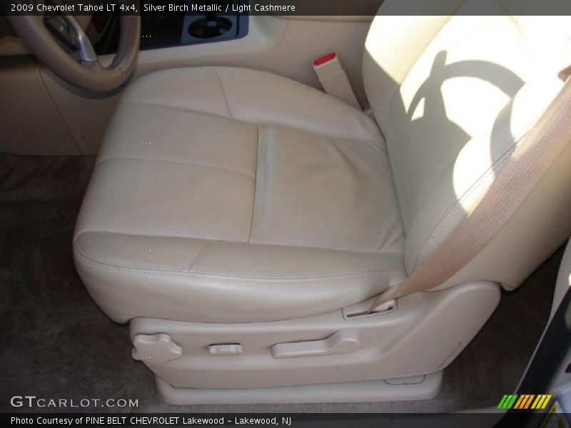 Silver Birch Metallic / Light Cashmere 2009 Chevrolet Tahoe LT 4x4