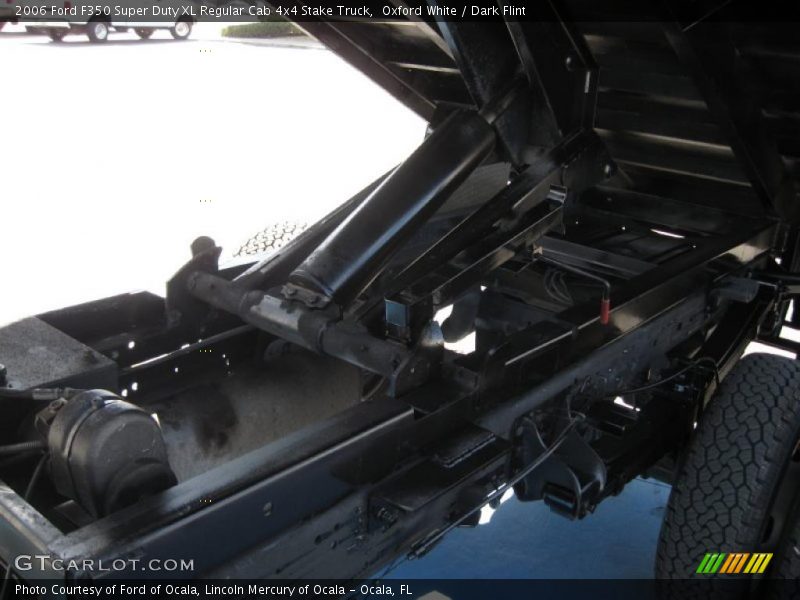 Oxford White / Dark Flint 2006 Ford F350 Super Duty XL Regular Cab 4x4 Stake Truck
