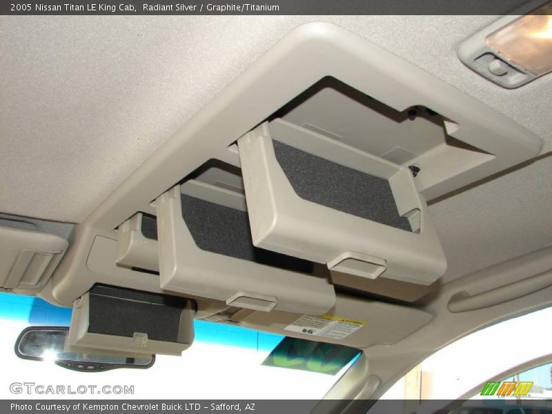 Radiant Silver / Graphite/Titanium 2005 Nissan Titan LE King Cab