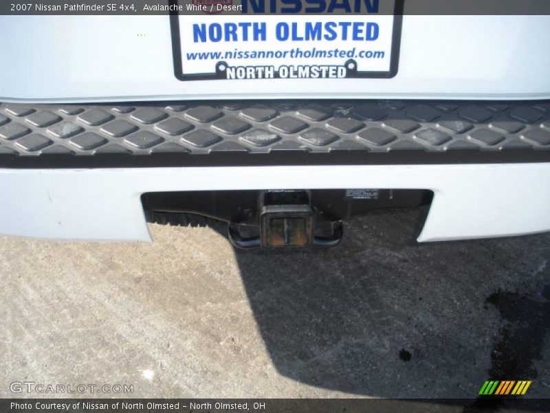 Avalanche White / Desert 2007 Nissan Pathfinder SE 4x4