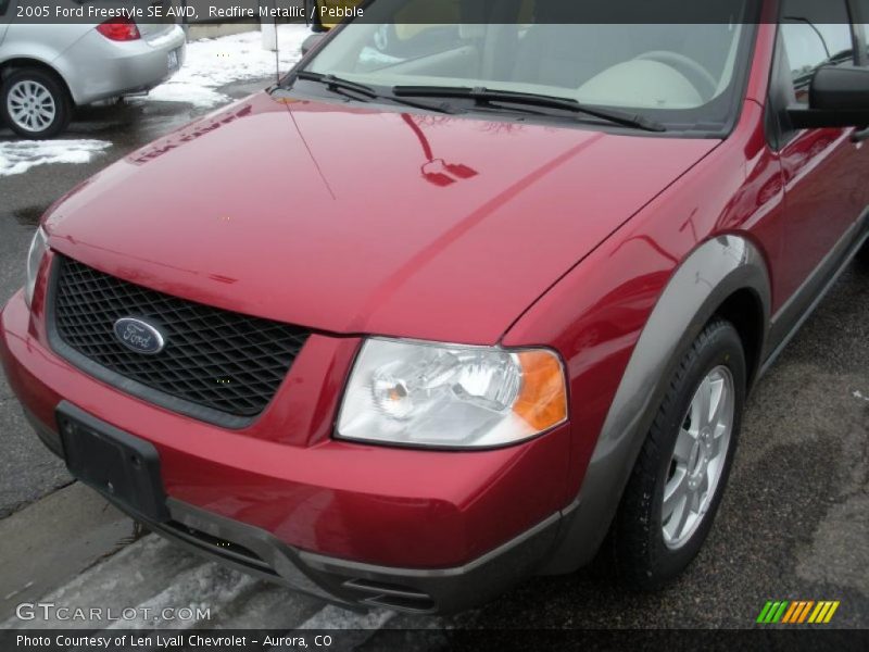 Redfire Metallic / Pebble 2005 Ford Freestyle SE AWD