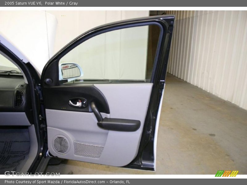 Polar White / Gray 2005 Saturn VUE V6