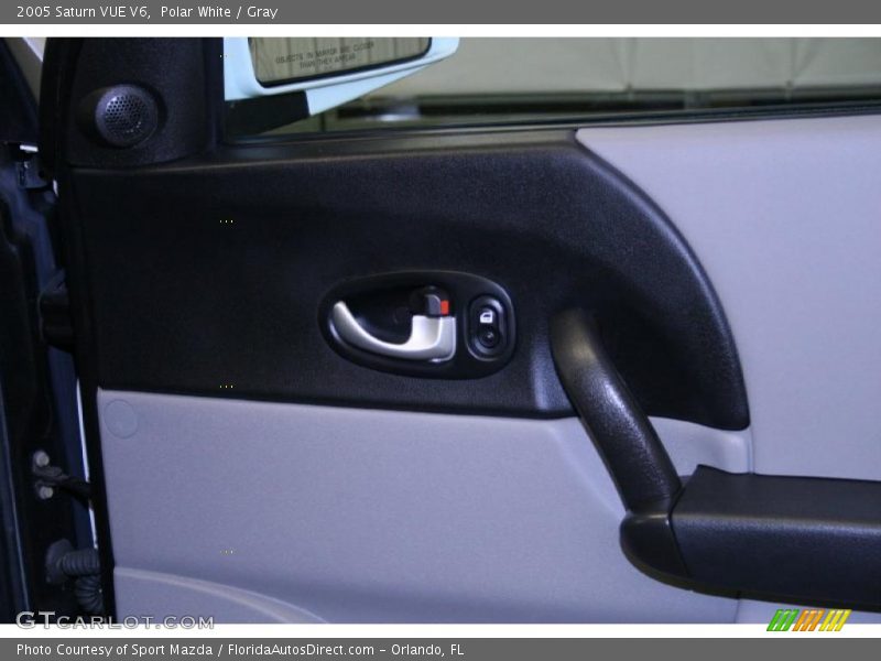 Polar White / Gray 2005 Saturn VUE V6