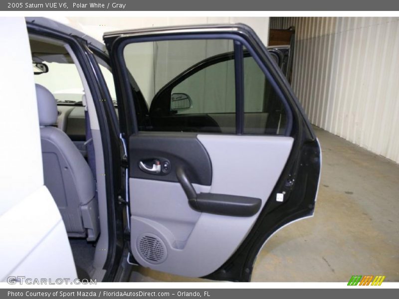 Polar White / Gray 2005 Saturn VUE V6