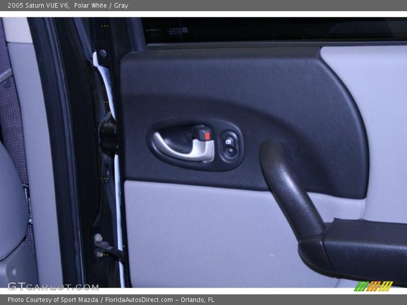 Polar White / Gray 2005 Saturn VUE V6