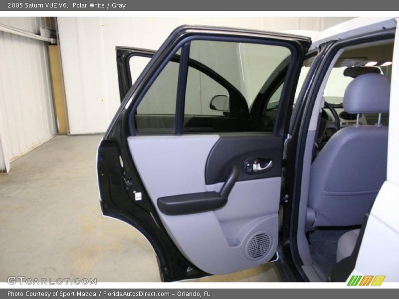 Polar White / Gray 2005 Saturn VUE V6