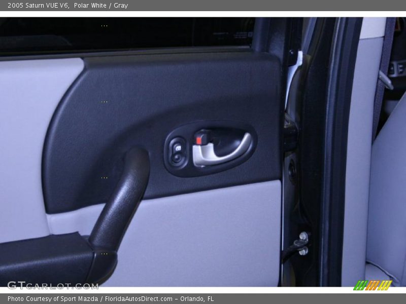 Polar White / Gray 2005 Saturn VUE V6