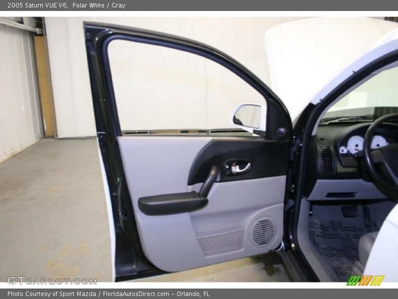 Polar White / Gray 2005 Saturn VUE V6