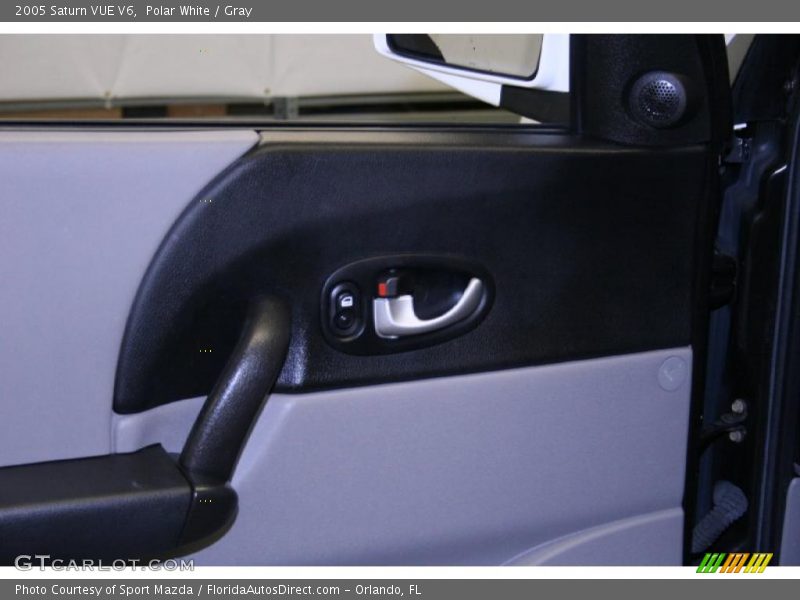 Polar White / Gray 2005 Saturn VUE V6