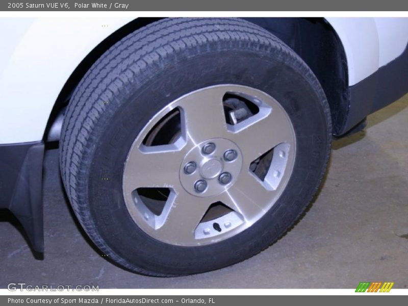 Polar White / Gray 2005 Saturn VUE V6