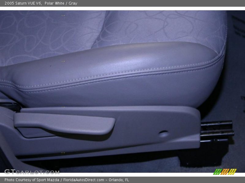 Polar White / Gray 2005 Saturn VUE V6