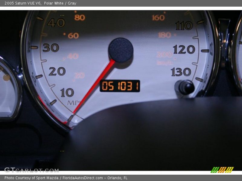 Polar White / Gray 2005 Saturn VUE V6