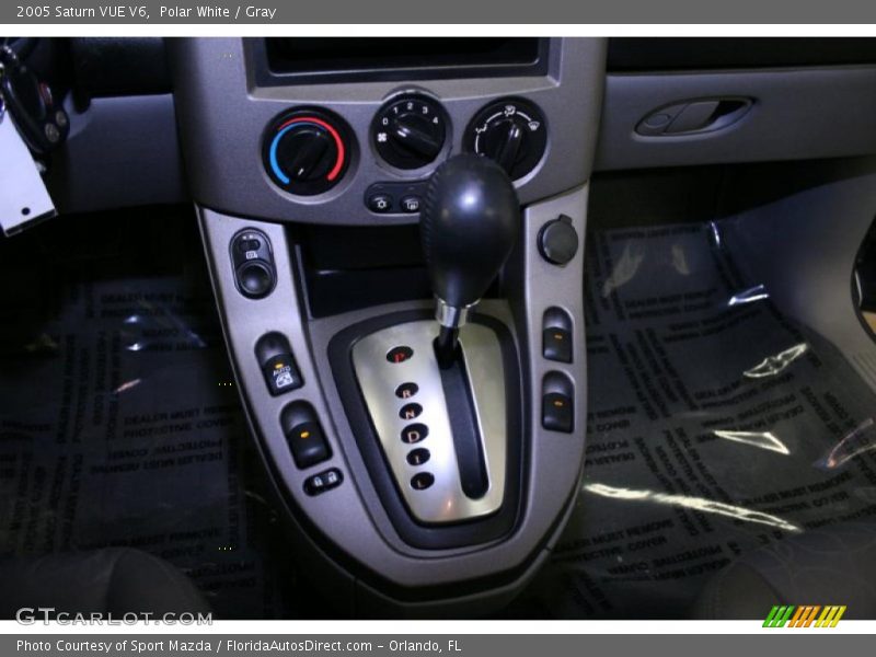 Polar White / Gray 2005 Saturn VUE V6